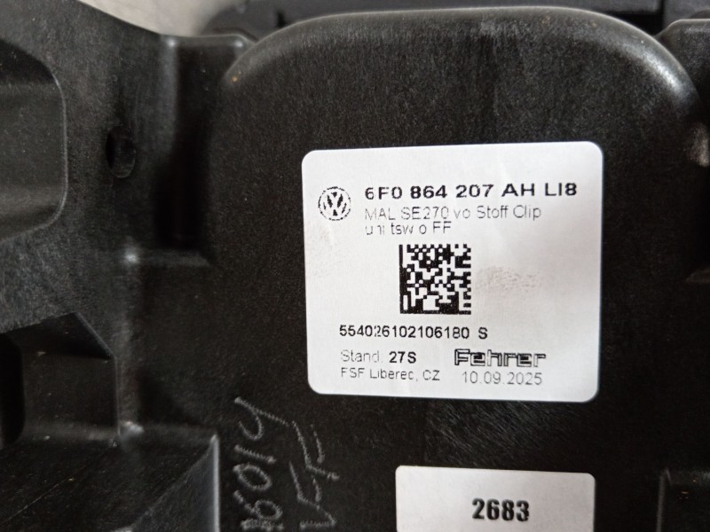 Recambio de apoyabrazos central para seat arona (kj7, kjp) 1.0 tgi referencia OEM IAM 6F0864207  