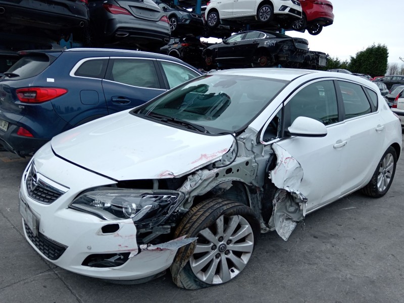 opel astra h sedán (a04) del año 2011