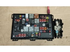 Recambio de caja reles / fusibles para opel astra j sedán 1.7 cdti (69) referencia OEM IAM 13368642 C11000139 1110129AA