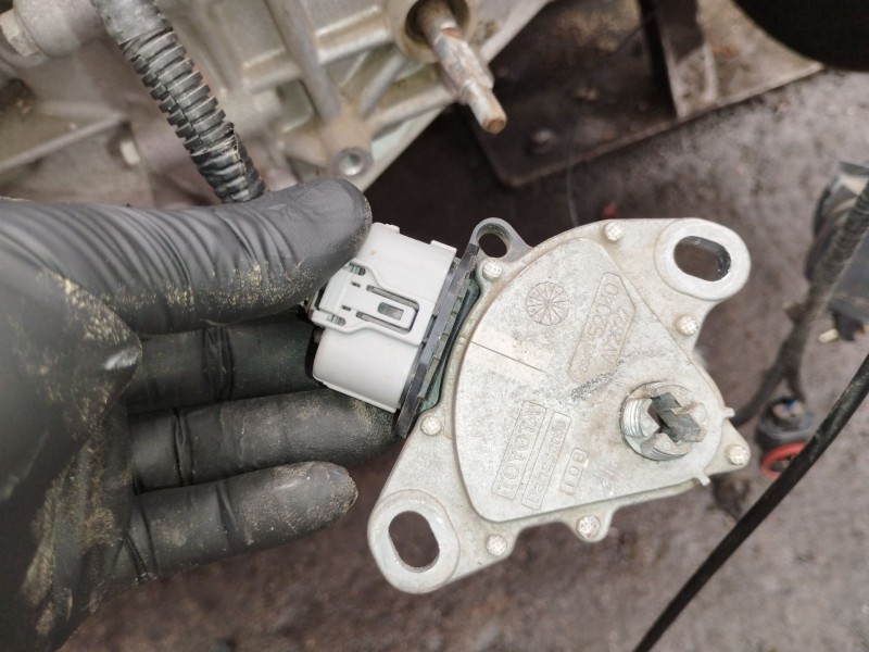 Recambio de caja cambios para toyota yaris (_p13_) 1.5 hybrid (nhp130_) referencia OEM IAM 1LM  