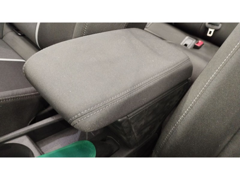 Recambio de apoyabrazos central para audi a1 sportback (gba) 30 tfsi referencia OEM IAM 82A864376A 82A864208 