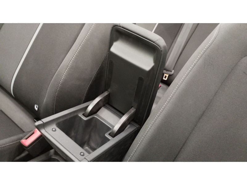 Recambio de apoyabrazos central para audi a1 sportback (gba) 30 tfsi referencia OEM IAM 82A864376A 82A864208 