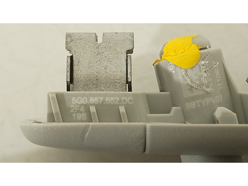 Recambio de parasol derecho para seat arona (kj7, kjp) 1.0 tgi referencia OEM IAM 5G0857552DC  