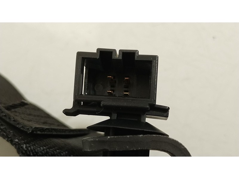 Recambio de enganche cinturon trasero central para seat arona (kj7, kjp) 1.0 tgi referencia OEM IAM 6F0857739B  