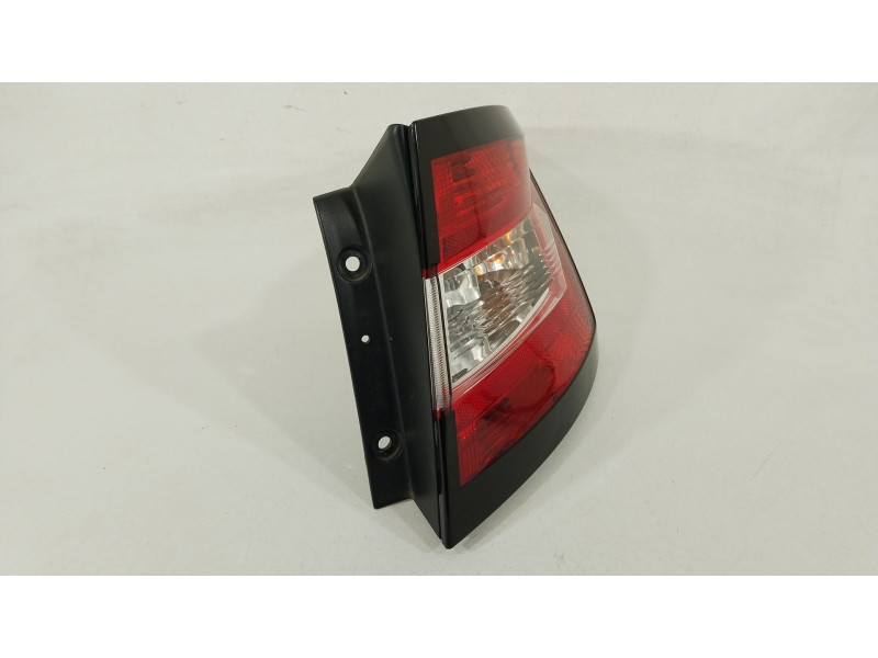 Recambio de piloto trasero derecho para skoda fabia combi active referencia OEM IAM 6V9945096 62422002 6V9945258