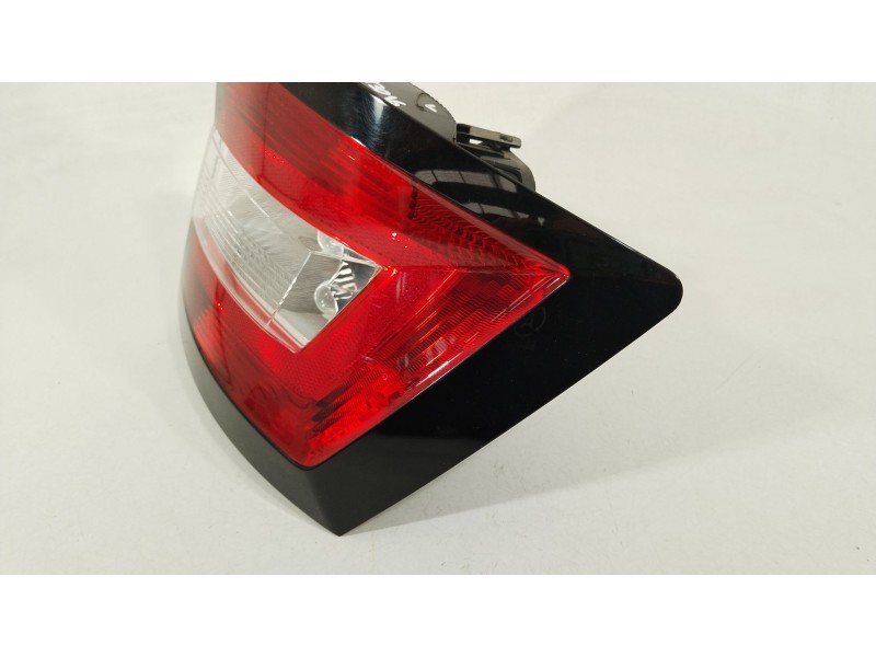 Recambio de piloto trasero derecho para skoda fabia combi active referencia OEM IAM 6V9945096 62422002 6V9945258