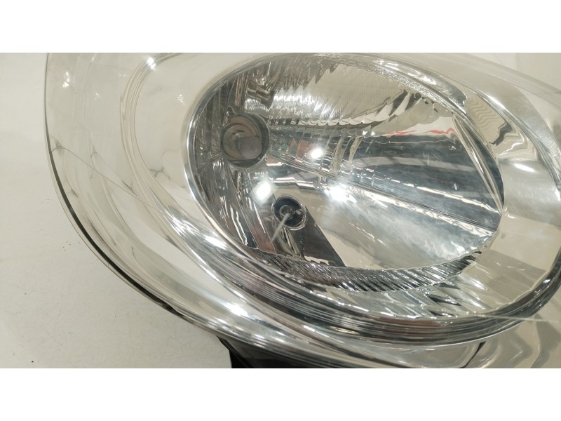 Recambio de faro derecho para peugeot 107 (pm_, pn_) 1.0 referencia OEM IAM 811100H030 89033104 