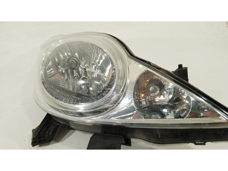 Recambio de faro derecho para peugeot 107 (pm_, pn_) 1.0 referencia OEM IAM 811100H030 89033104 