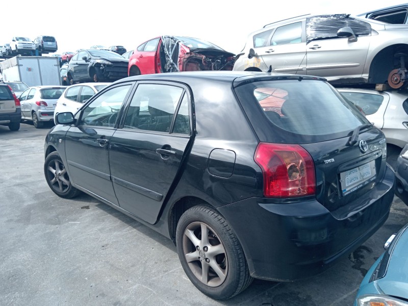 toyota corolla (_e12_) del año 2004