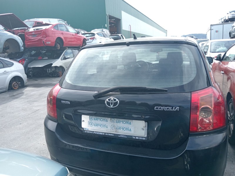 toyota corolla (_e12_) del año 2004
