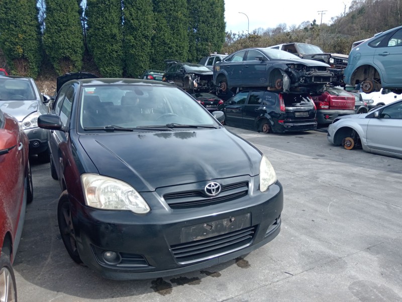 toyota corolla (_e12_) del año 2004