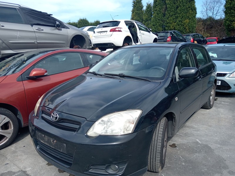 toyota corolla (_e12_) del año 2004