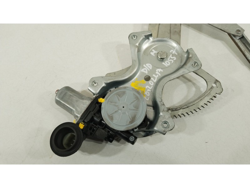 Recambio de elevalunas delantero derecho para toyota corolla (e15) high referencia OEM IAM 8571035180 2621002330 