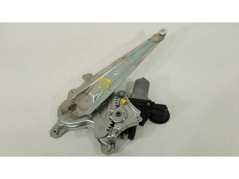 Recambio de elevalunas trasero izquierdo para toyota corolla (e15) high referencia OEM IAM 8571035180  