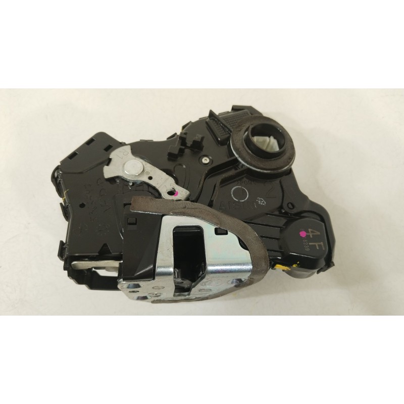 Recambio de cerradura puerta delantera derecha para toyota corolla (e15) high referencia OEM IAM 6903042221 4F80218230 