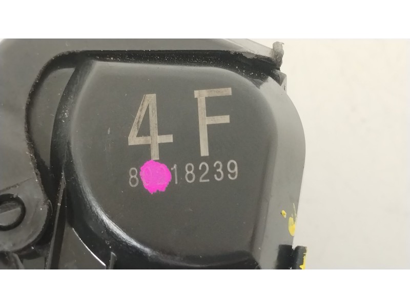 Recambio de cerradura puerta delantera derecha para toyota corolla (e15) high referencia OEM IAM 6903042221 4F80218230 