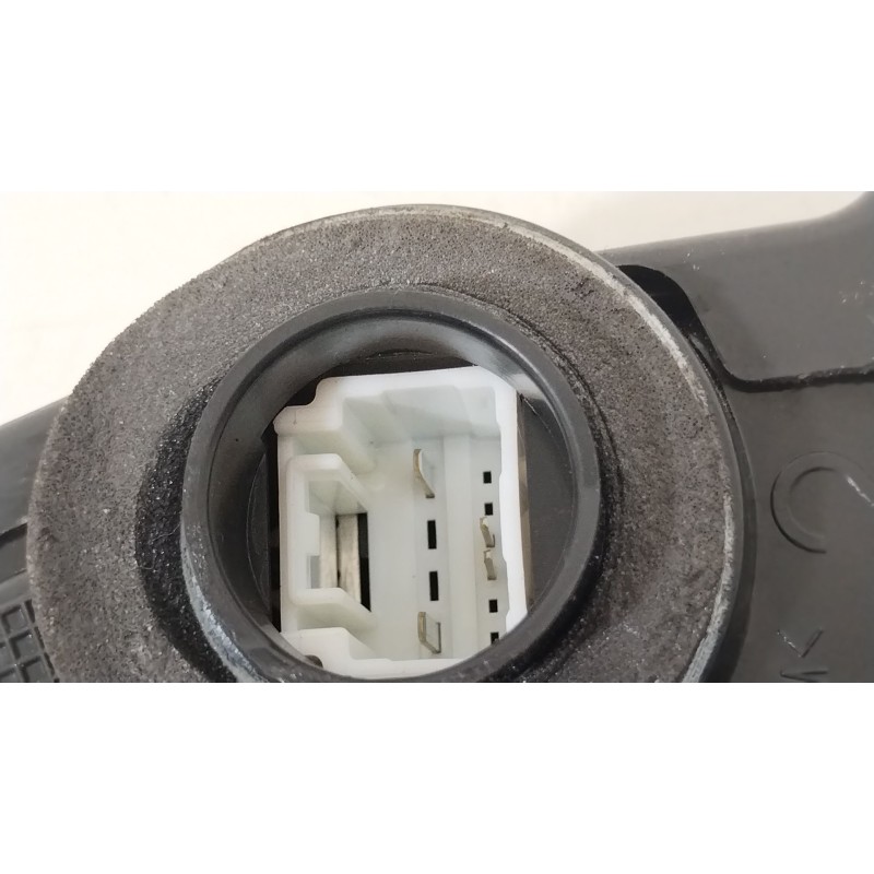 Recambio de cerradura puerta delantera derecha para toyota corolla (e15) high referencia OEM IAM 6903042221 4F80218230 