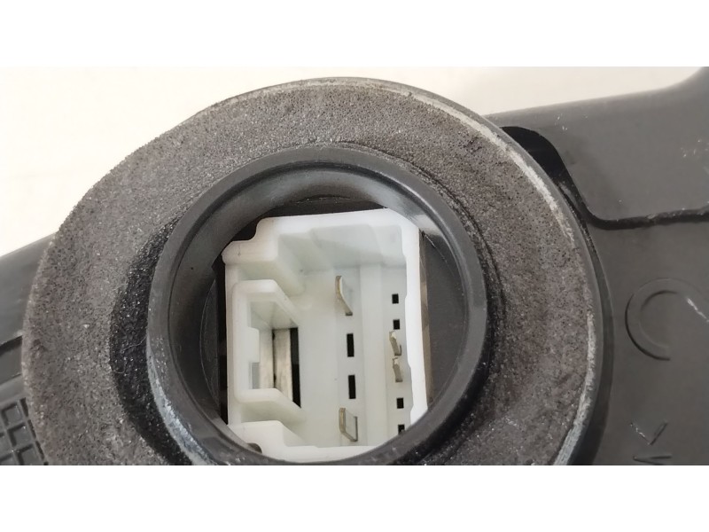 Recambio de cerradura puerta delantera derecha para toyota corolla (e15) high referencia OEM IAM 6903042221 4F80218230 