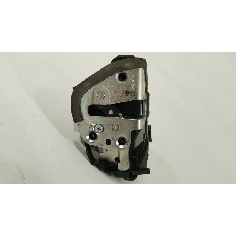 Recambio de cerradura puerta trasera izquierda para toyota corolla (e15) high referencia OEM IAM 6906042021 2C8021917 