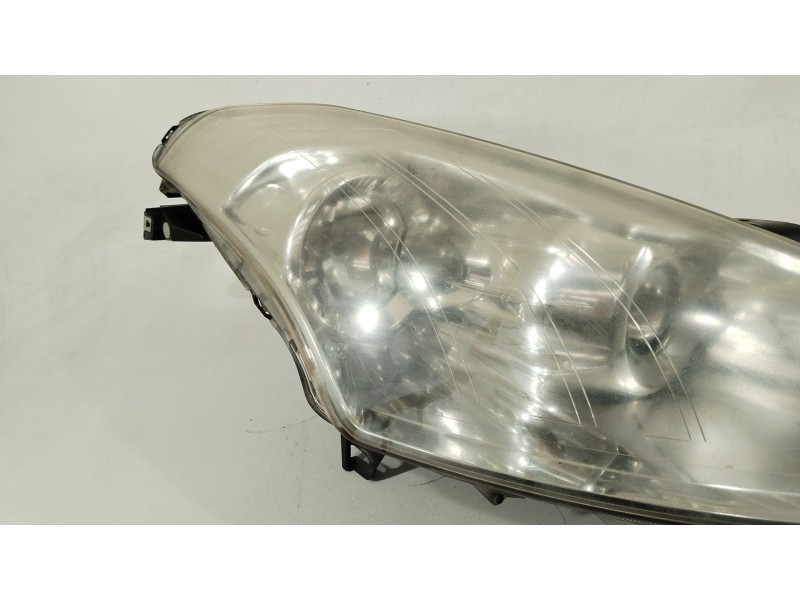 Recambio de faro derecho para citroën c-crosser (vu_, vv_) 2.2 hdi referencia OEM IAM 6206N3 W3T162718722 