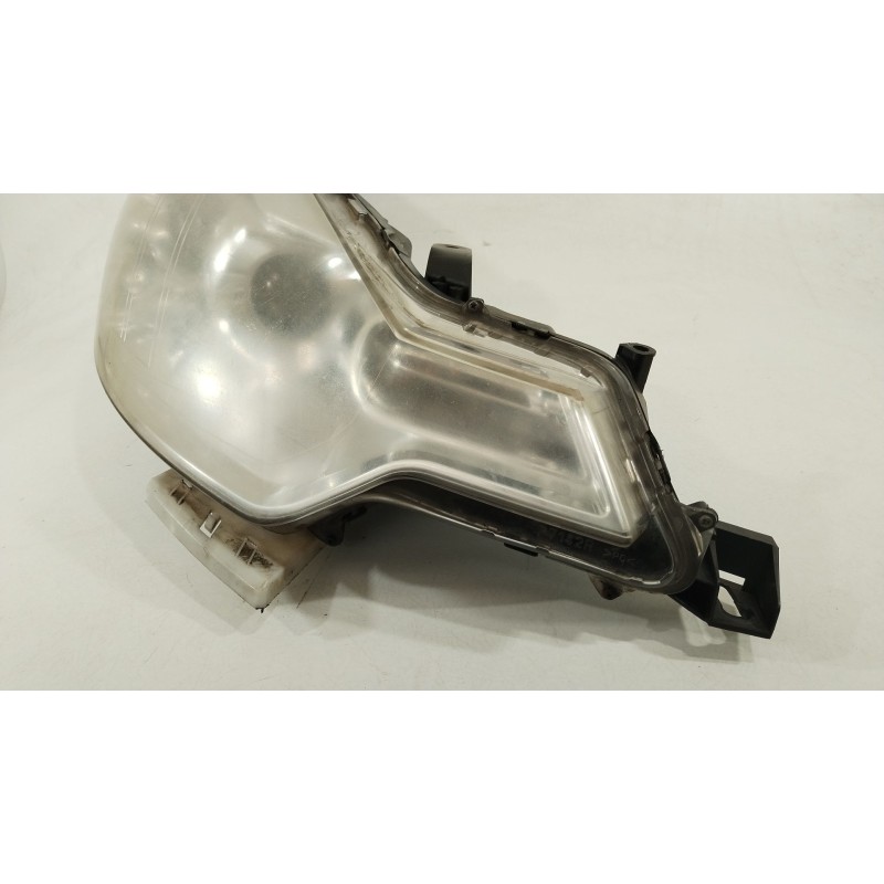 Recambio de faro derecho para citroën c-crosser (vu_, vv_) 2.2 hdi referencia OEM IAM 6206N3 W3T162718722 