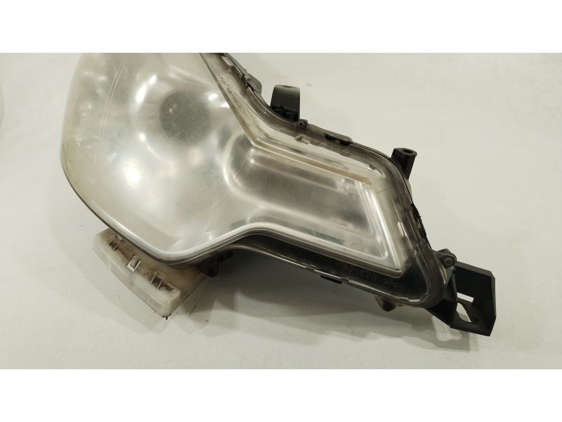 Recambio de faro derecho para citroën c-crosser (vu_, vv_) 2.2 hdi referencia OEM IAM 6206N3 W3T162718722 