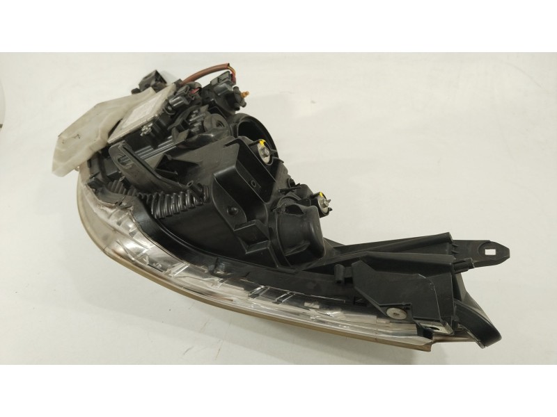 Recambio de faro derecho para citroën c-crosser (vu_, vv_) 2.2 hdi referencia OEM IAM 6206N3 W3T162718722 