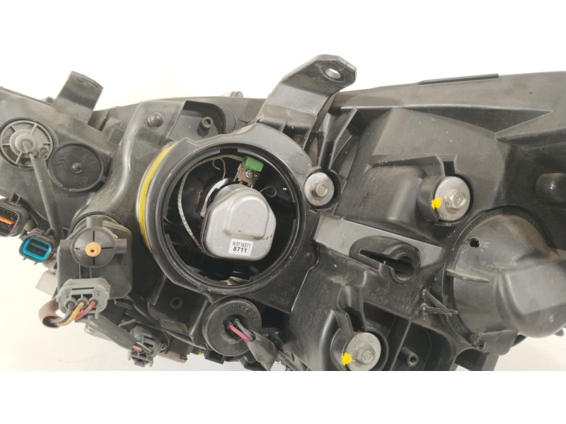 Recambio de faro derecho para citroën c-crosser (vu_, vv_) 2.2 hdi referencia OEM IAM 6206N3 W3T162718722 