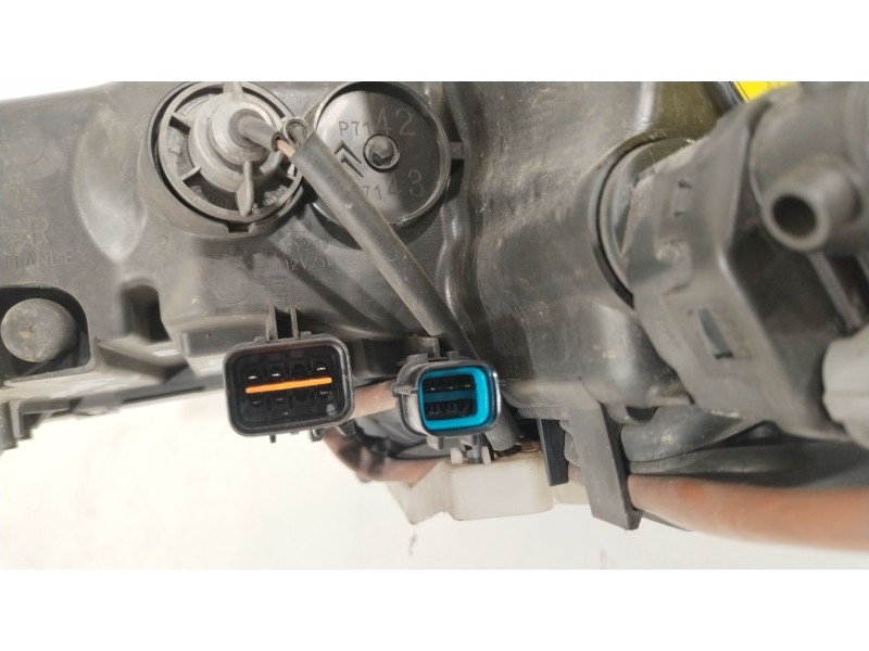 Recambio de faro derecho para citroën c-crosser (vu_, vv_) 2.2 hdi referencia OEM IAM 6206N3 W3T162718722 