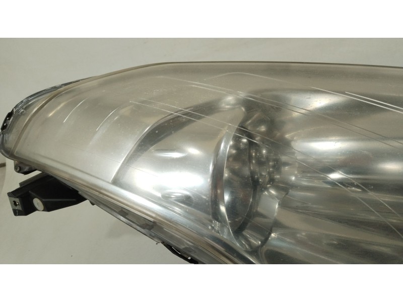 Recambio de faro derecho para citroën c-crosser (vu_, vv_) 2.2 hdi referencia OEM IAM 6206N3 W3T162718722 