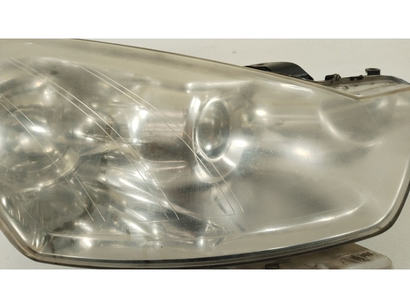 Recambio de faro derecho para citroën c-crosser (vu_, vv_) 2.2 hdi referencia OEM IAM 6206N3 W3T162718722 