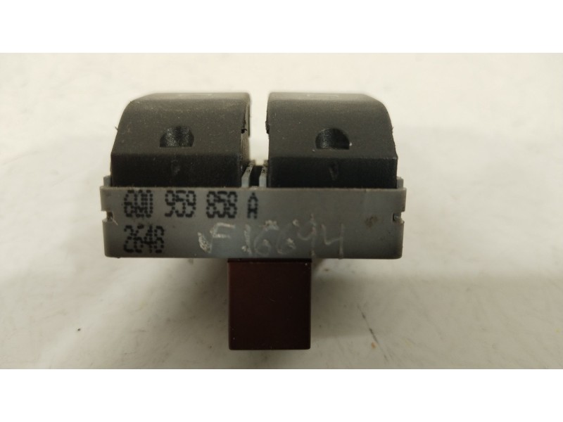 Recambio de mando elevalunas delantero izquierdo para volkswagen polo iv (9n_, 9a_) 1.6 16v referencia OEM IAM 6Q0959858A  