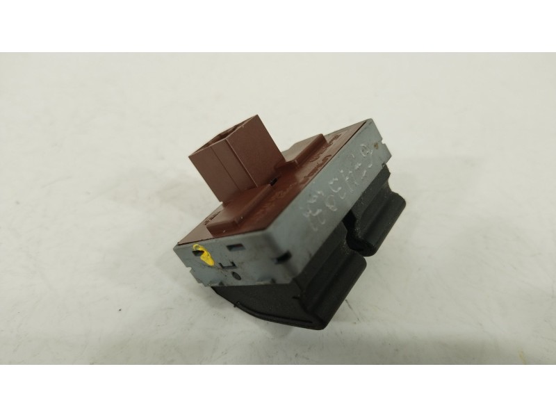 Recambio de mando elevalunas delantero izquierdo para volkswagen polo iv (9n_, 9a_) 1.6 16v referencia OEM IAM 6Q0959858A  