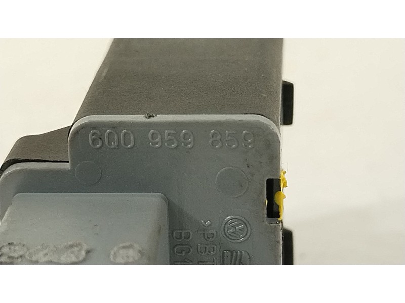 Recambio de interruptor para volkswagen polo iv (9n_, 9a_) 1.6 16v referencia OEM IAM 6Q0959859  