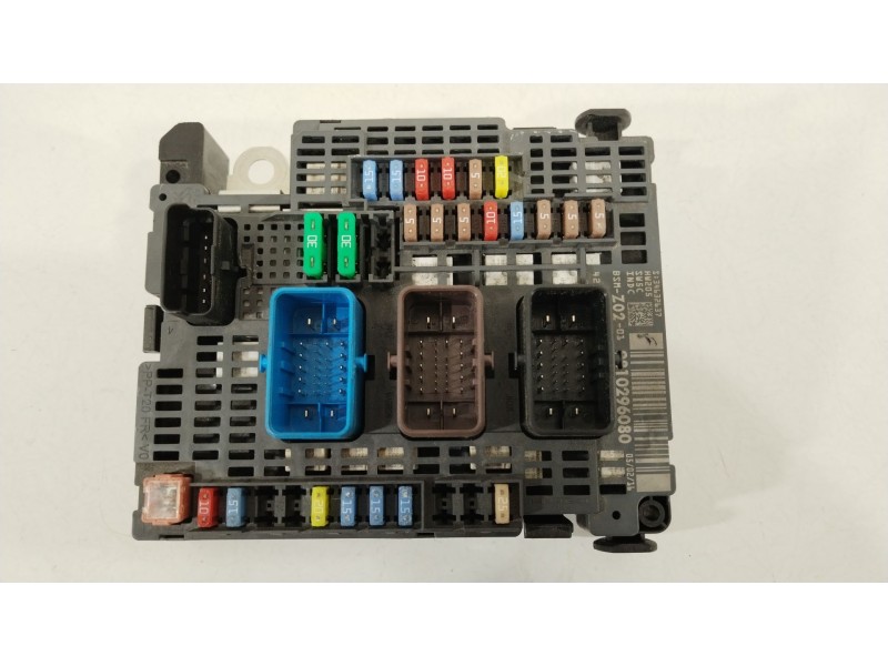 Recambio de caja reles / fusibles para citroën c4 ii (nc_) 1.2 thp 130 referencia OEM IAM 9810296080  