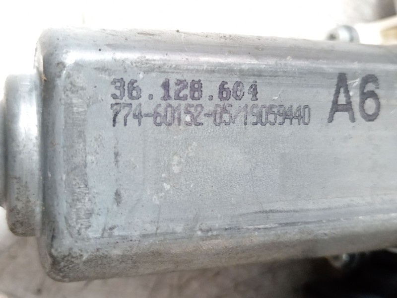 Recambio de elevalunas delantero izquierdo para citroën c2 (jm_) 1.4 referencia OEM IAM 9221X3 36128604 