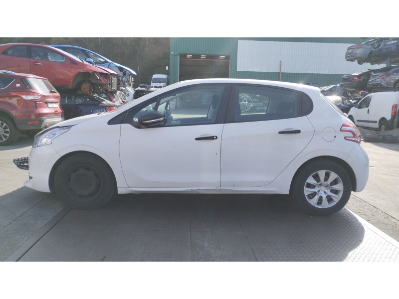 peugeot 208 i (ca_, cc_) del año 2013