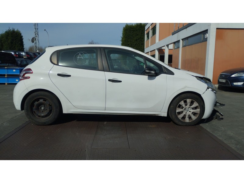 peugeot 208 i (ca_, cc_) del año 2013