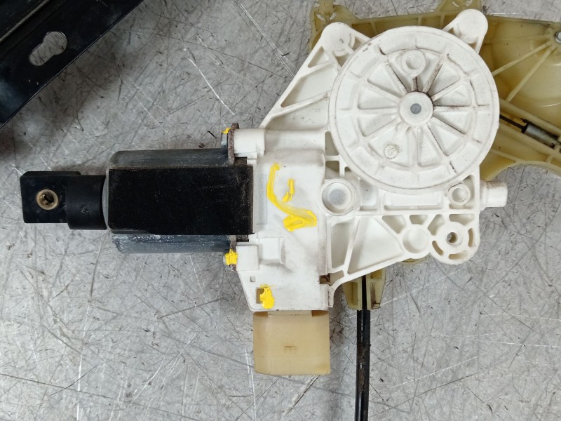 Recambio de elevalunas delantero izquierdo para bmw 3 coupé (e92) 320 i referencia OEM IAM 51337193455 7119201A 0130822402