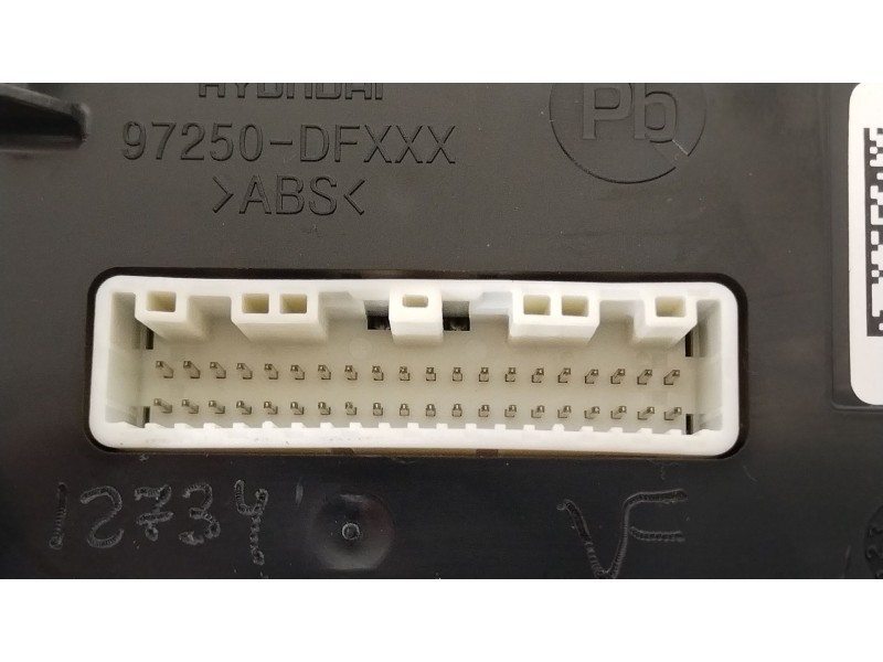 Recambio de mando climatizador para hyundai kona (os, ose, osi) 1.6 gdi hybrid referencia OEM IAM 97250DF320  