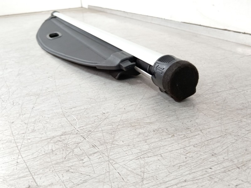 Recambio de bandeja trasera para kia carens iv 1.6 gdi referencia OEM IAM 85910A4000WK  