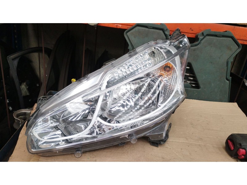 Recambio de faro izquierdo para peugeot 208 i (ca_, cc_) 1.6 referencia OEM IAM 90030562 9802221880 