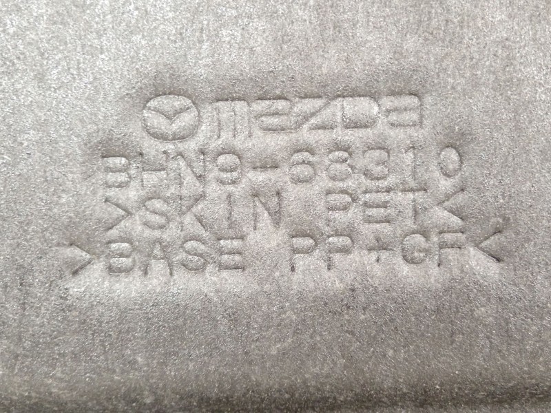 Recambio de bandeja trasera para mazda 3 lim. () center-line referencia OEM IAM BHN968310 BHN968310A02 