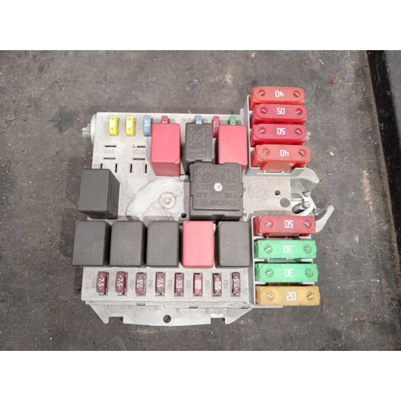 Recambio de caja reles / fusibles para fiat bravo ii (198_) 1.9 d multijet (198axb1a) referencia OEM IAM 51775688  