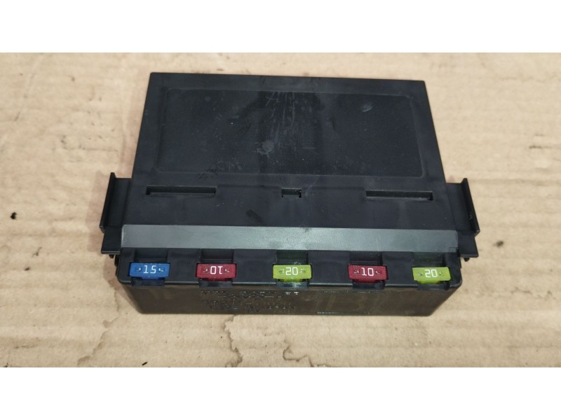Recambio de caja reles / fusibles para lexus is ii (_e2_) 220d (ale20) referencia OEM IAM 8921153020  