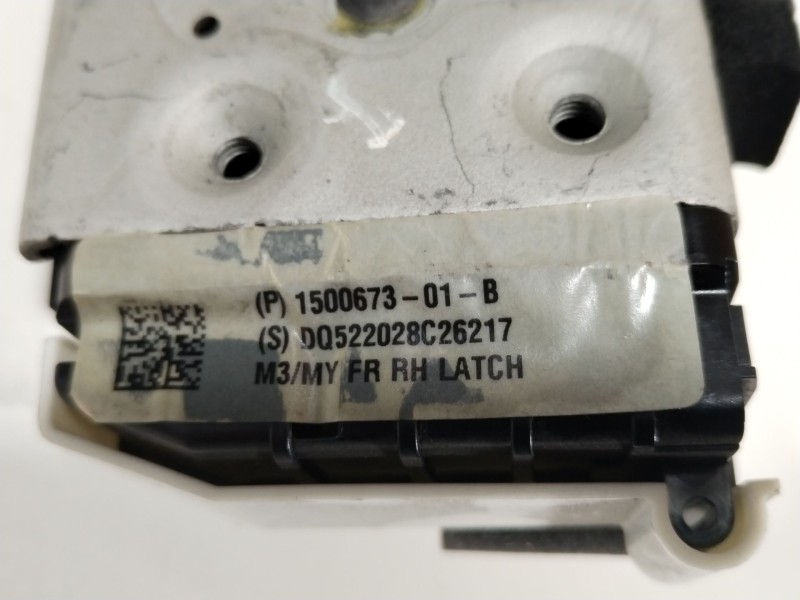 Recambio de cerradura puerta delantera derecha para tesla model 3 ev referencia OEM IAM 150067301B  