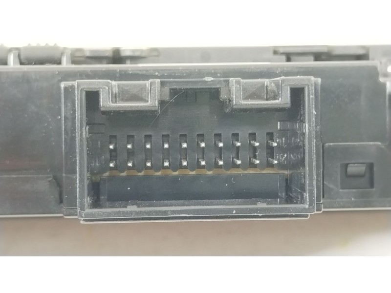 Recambio de mando multifuncion para audi a1 sportback (gba) 30 tfsi referencia OEM IAM 82A925301AA  