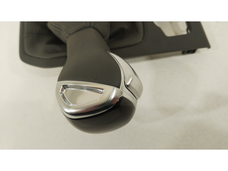 Recambio de pomo palanca cambio para audi a1 sportback (gba) 30 tfsi referencia OEM IAM 82B713139B  