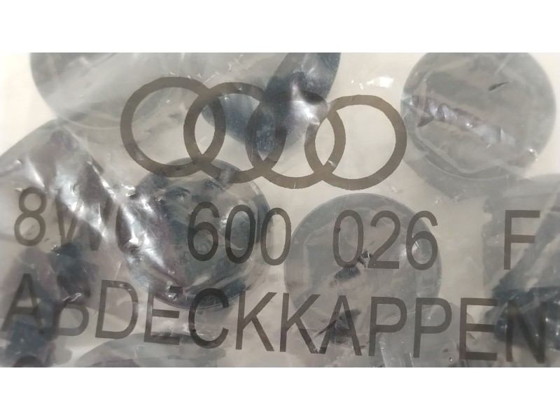 Recambio de embellecedor para audi a1 sportback (gba) 30 tfsi referencia OEM IAM 8W0600026F  