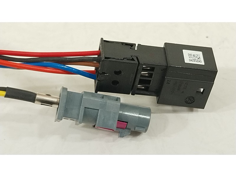 Recambio de maneta exterior porton para audi a1 sportback (gba) 30 tfsi referencia OEM IAM 81A827566A  